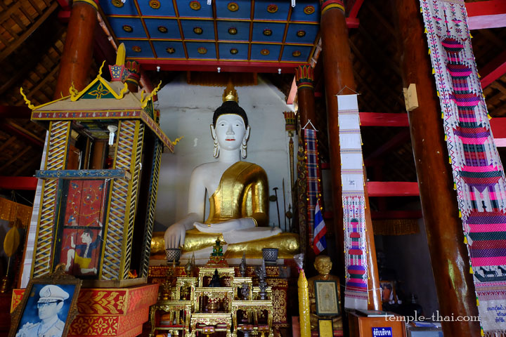 bouddha blanc et doré