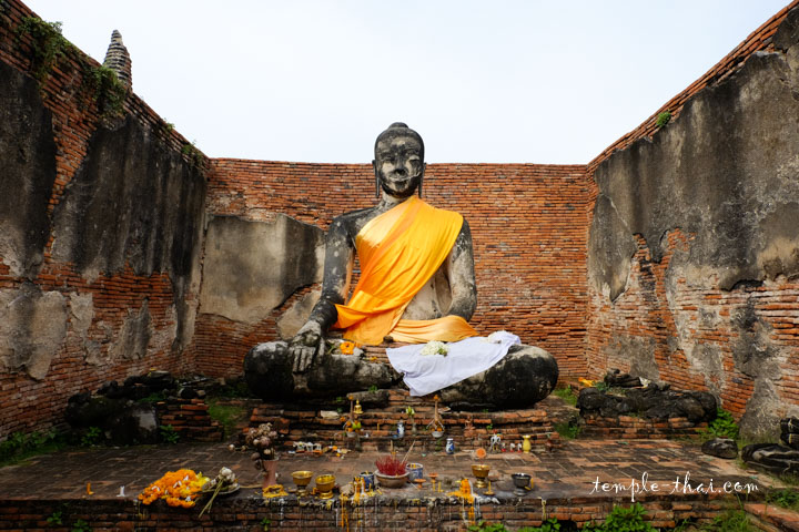 bouddha restauré de l'Ubosot