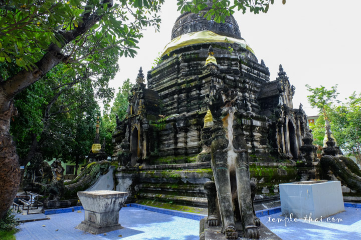 un Singh protège le stupa