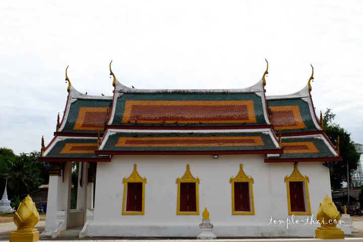 Toit à trois couleurs