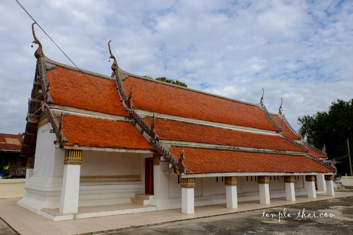 Le Viharn et son toit descendant