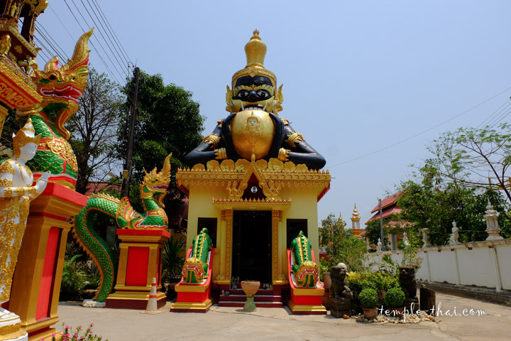 Phra Rahu vous accueille au Wat Thai Samakkhi