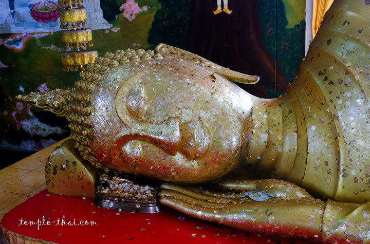 bouddha allongé dans le stupa bouddha allongé dans le stupa
